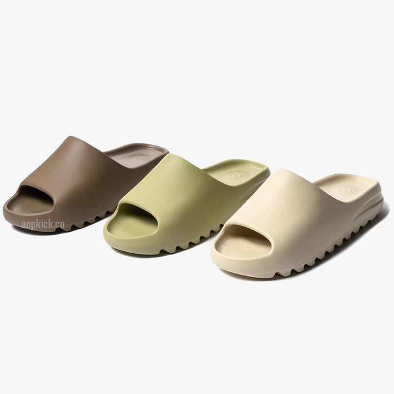 Yeezy Slide Desert Sand