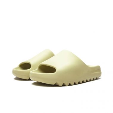 Yeezy Slide Desert Sand