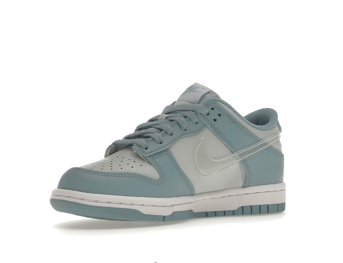 Nike Dunk Low "Clear Blue" Sneaker