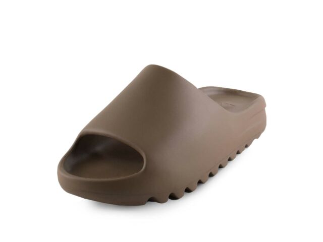 Yeezy Slide Earth Brown